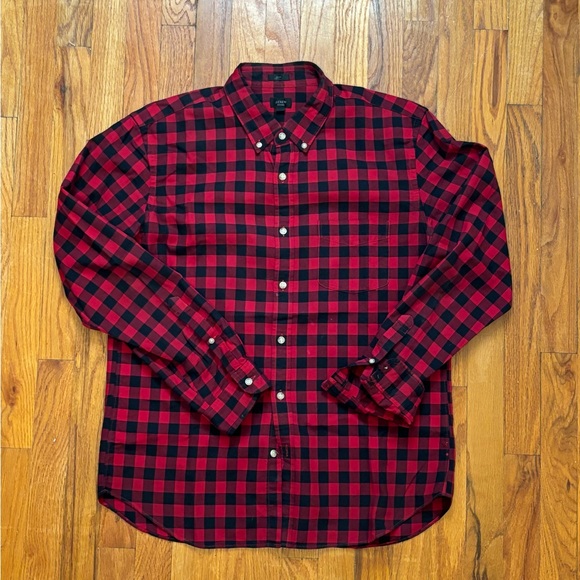 GUC: J Crew | Oxford buffalo check buttoned shirt | L - Picture 2 of 3